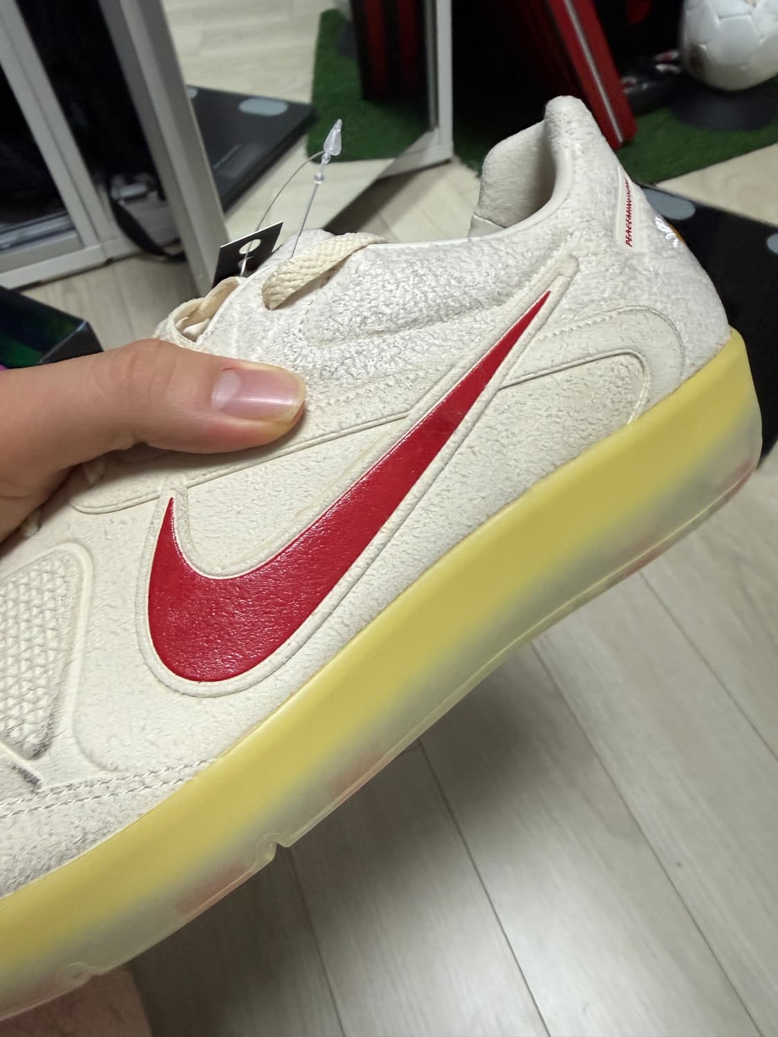 나이키 x 피스마이너스원 크라이오샷 CTR360 내츄럴 앤 유니버시티레드 상품이미지1