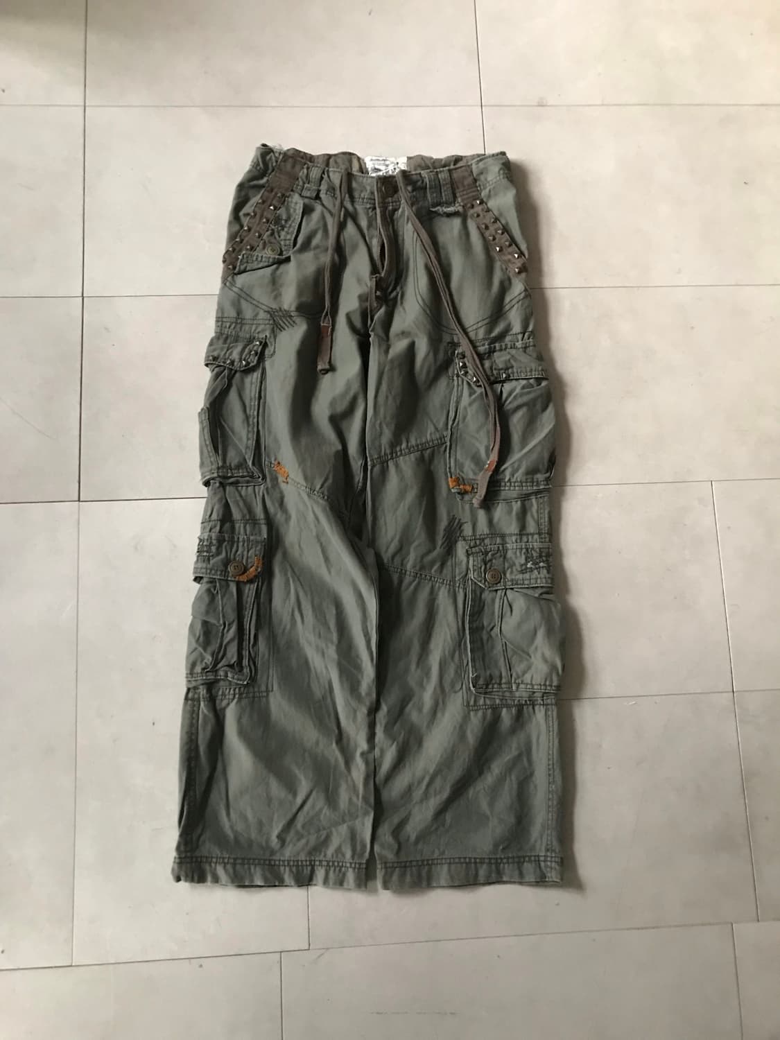 카키 와이드핏 디테일 카고팬츠 상품이미지8