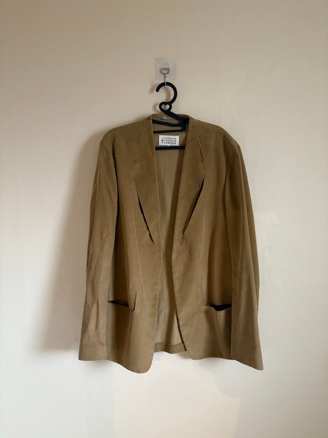 마르지엘라 컷아웃 코듀로이 자켓 상품이미지1