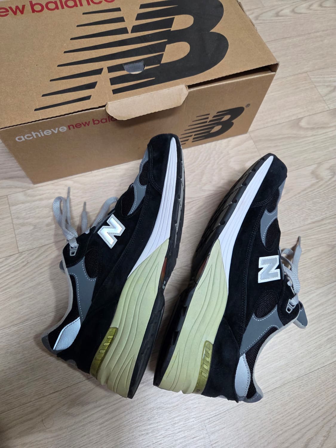 (초판)(1회 착용)뉴발란스 992 초판버전 우먼스12  상품이미지4