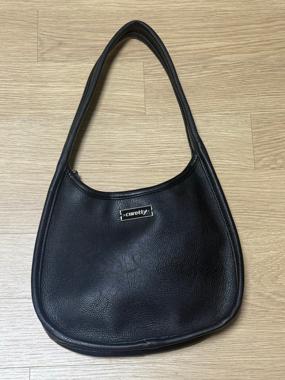 (반택포) 큐리티 블랙 레더 호보 숄더백 상품이미지1