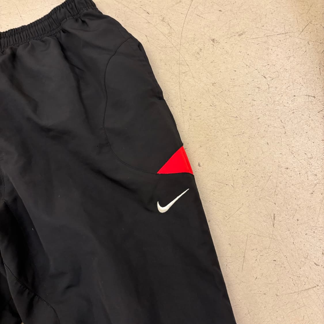 나이키 레드포인트 스우시 트레이닝 팬츠 상품이미지2