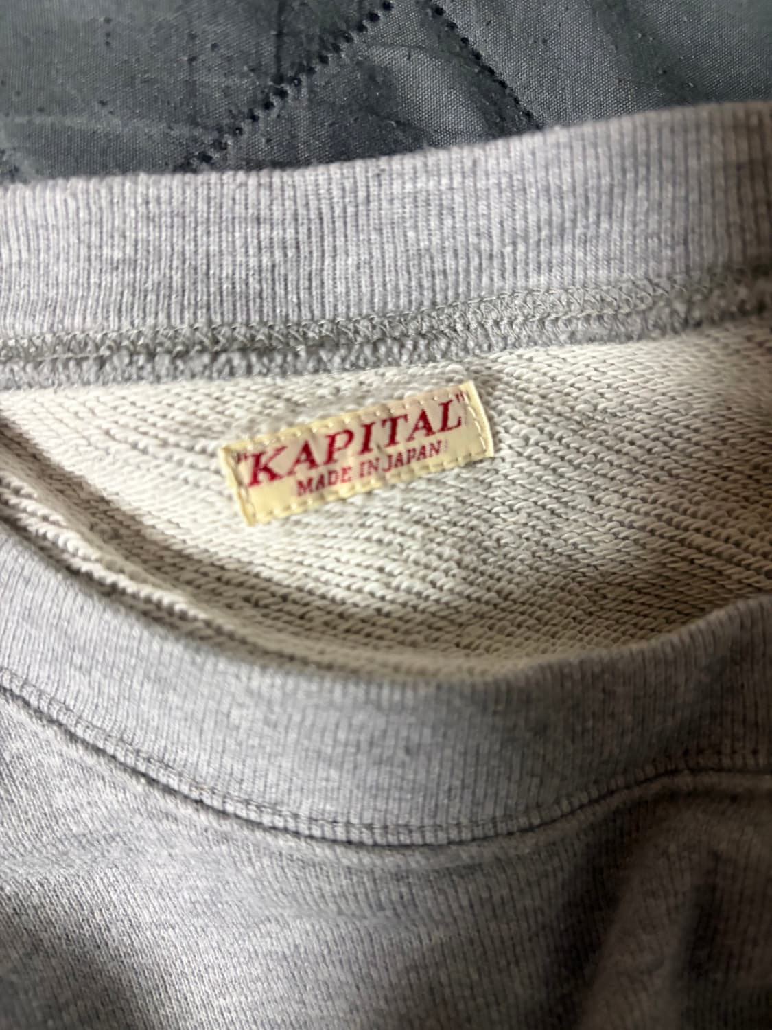 캐피탈 스마일 스웻 맨투맨 그레이 5사이즈 초판 상품이미지3