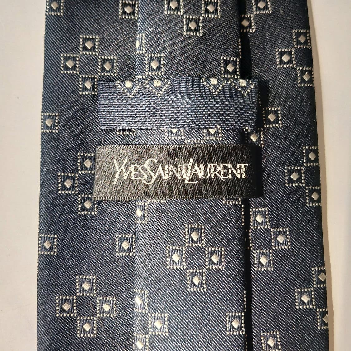 입생로랑 실크 네이비 자카드 패턴 넥타이 9.4cm A~B등급 E760
 상품이미지6