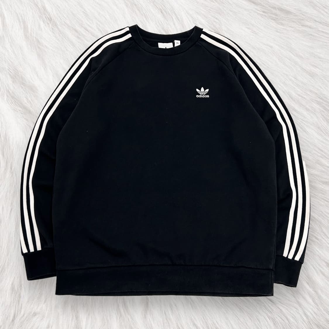 아디다스 자수로고 삼선 맨투맨 상품이미지3