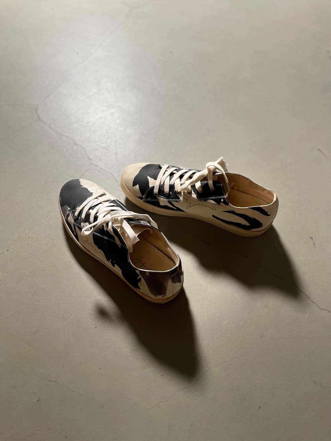 요지야마모토 푸어 옴므 그래픽 Low-cut Sneakers 상품이미지1