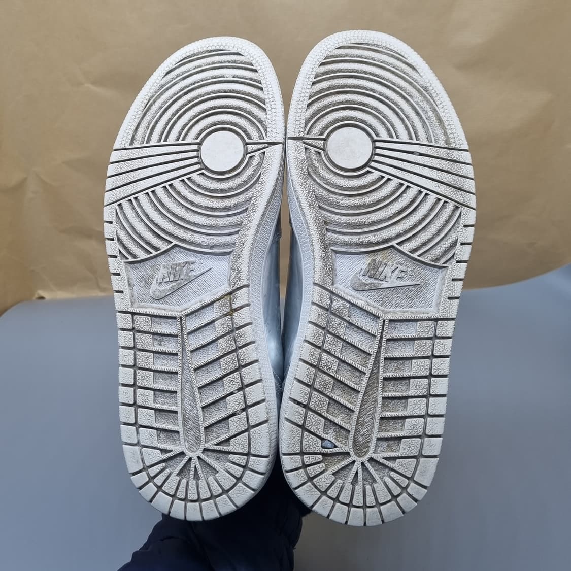 나이키 조던1 레트로 로우 실버 운동화250  상품이미지3