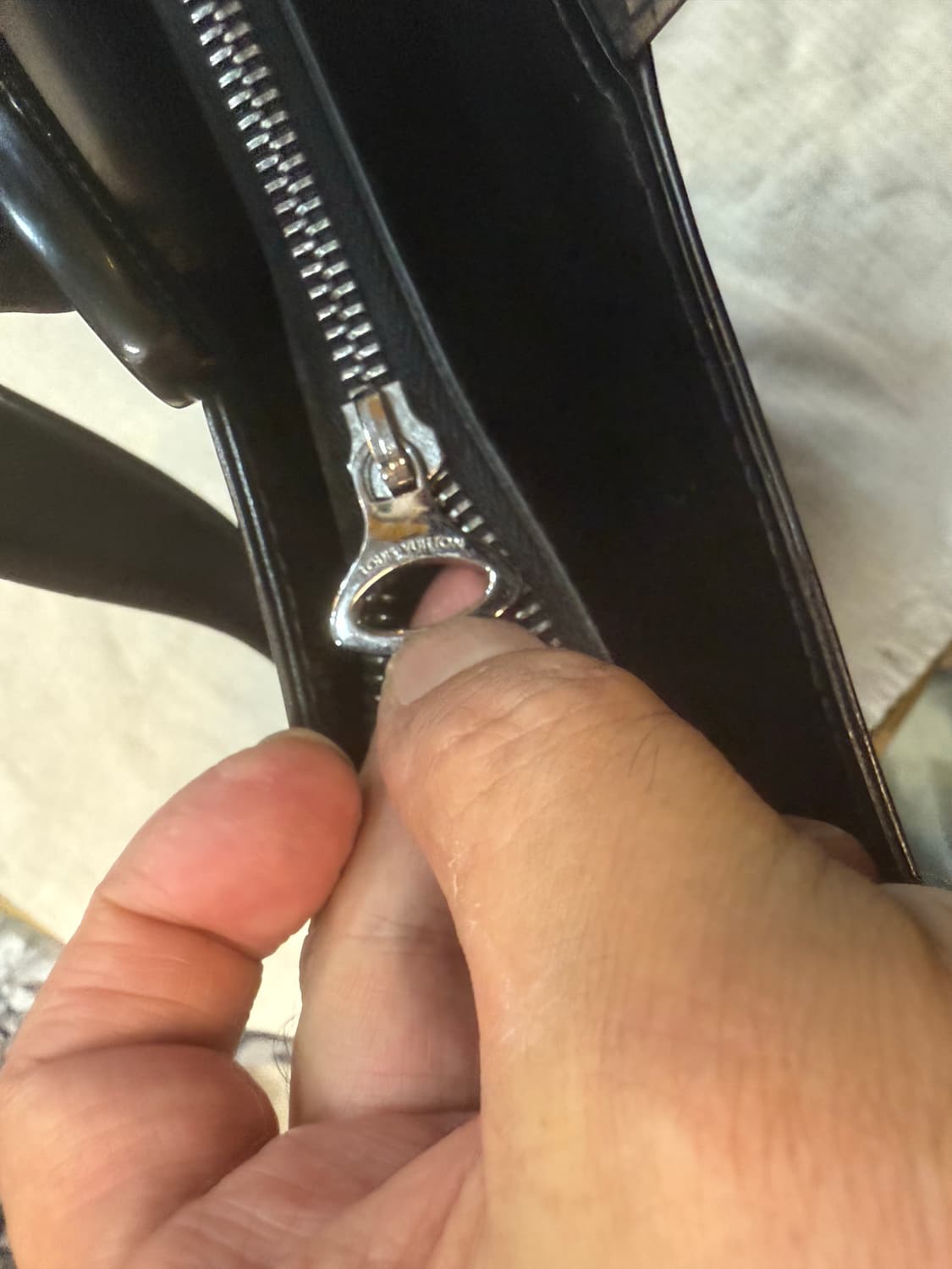 정품 루이비통 에삐 제모 숄더백 팝니다 상품이미지10