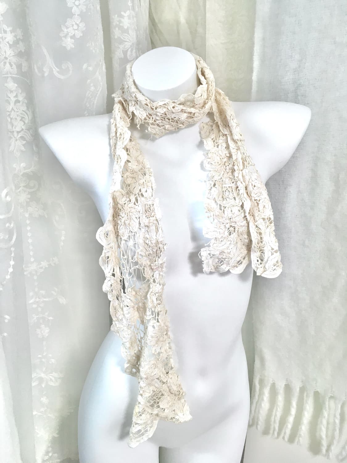 아이보리 레이스 프릴 머플러  상품이미지2