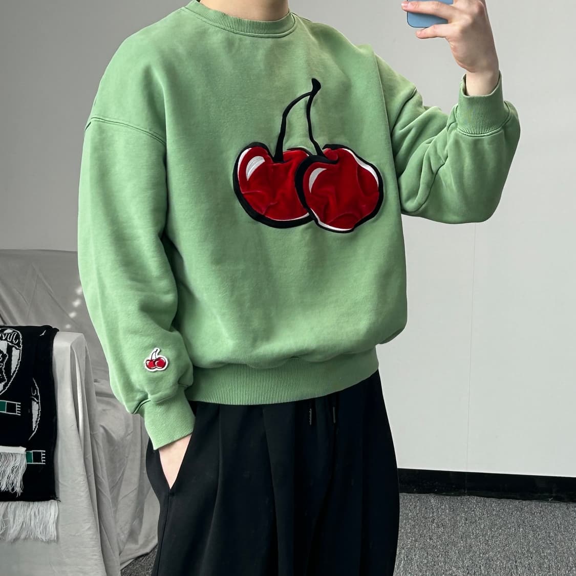 키르시 빅 체리 그린 맨투맨 상품이미지3
