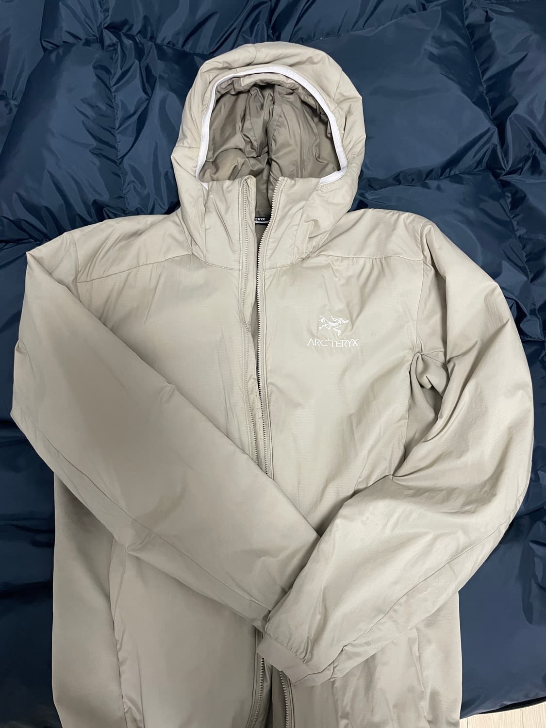 아크테릭스 아톰 후드 스모크블러프 M 상품이미지1