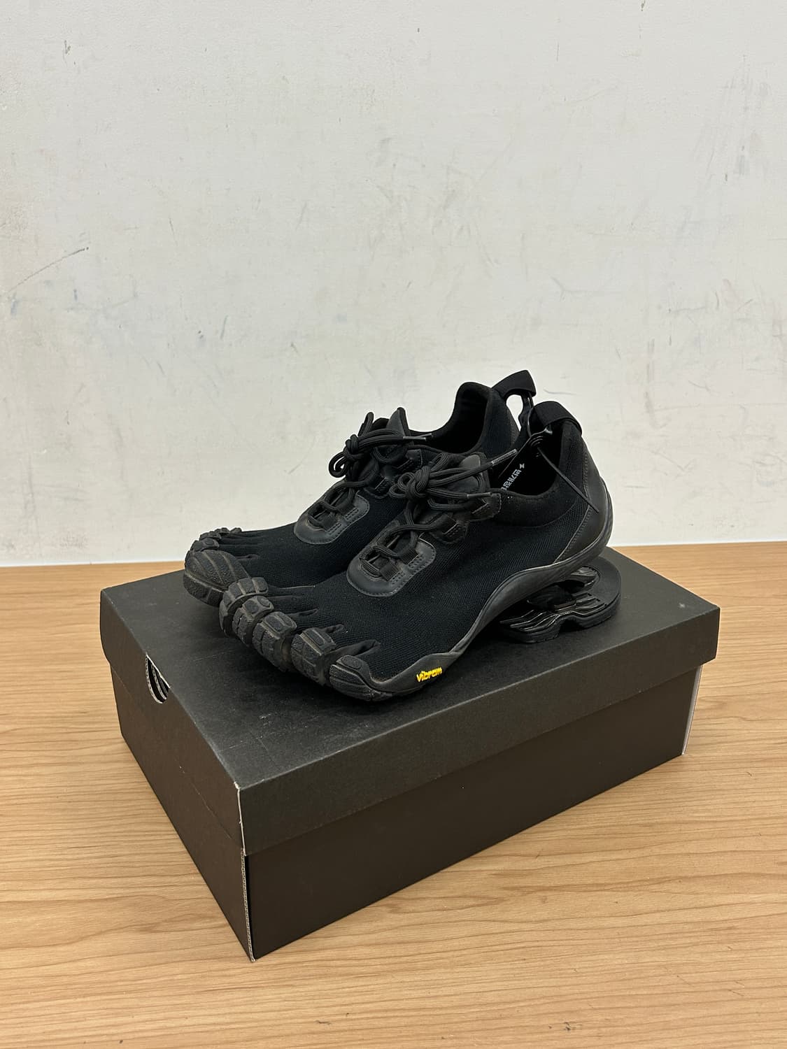 발렌시아가 비브람 파이브 핑거스 42 상품이미지3