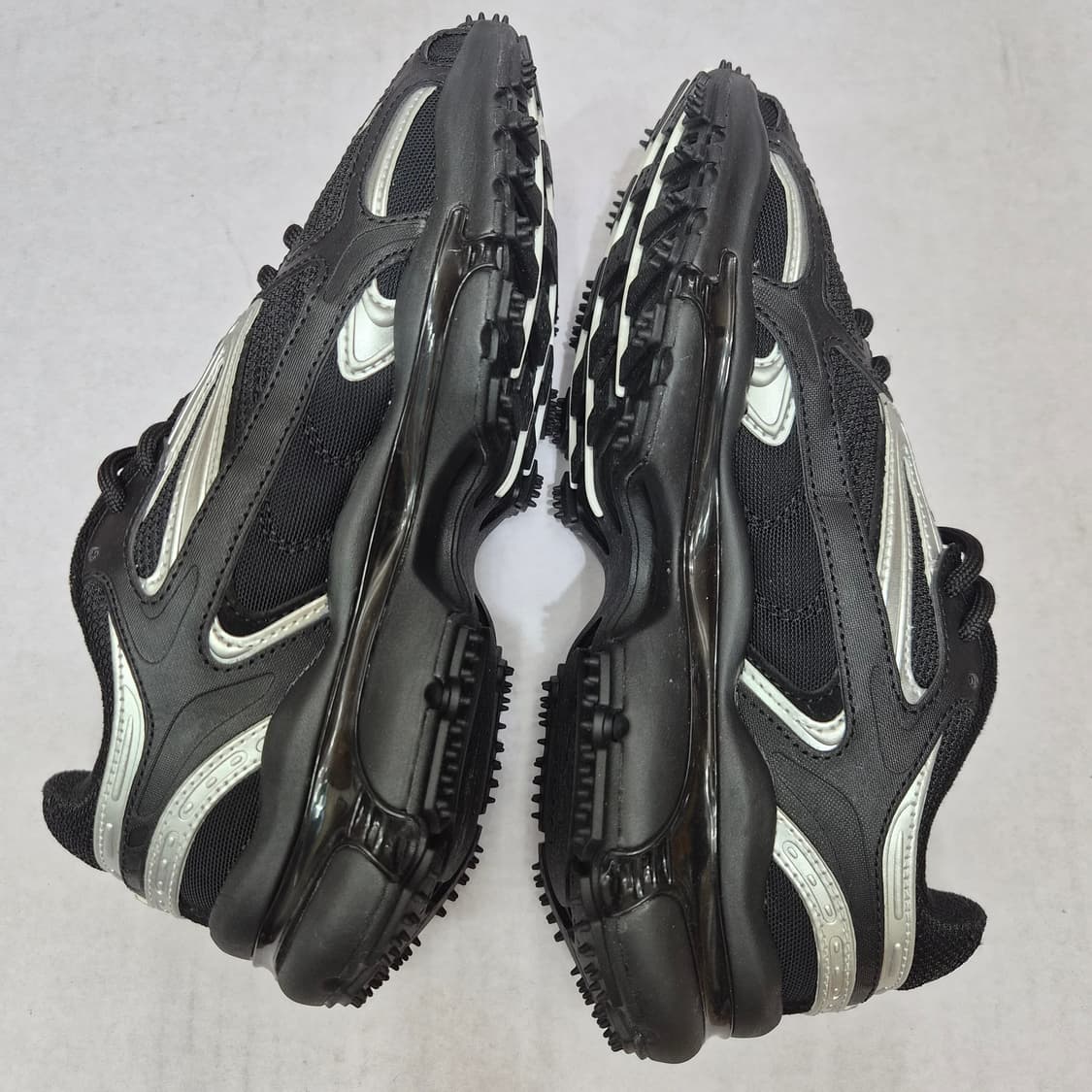 (새상품) 라코스테 L003 2K24 블랙 상품이미지6