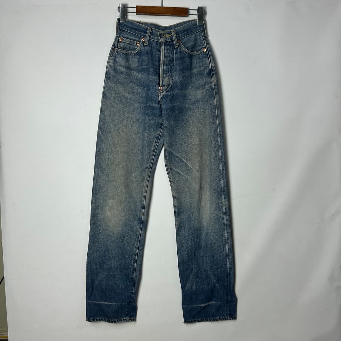 [LEVI'S] 리바이스 LVC W701XX 복각 워싱 데님팬츠 상품이미지2