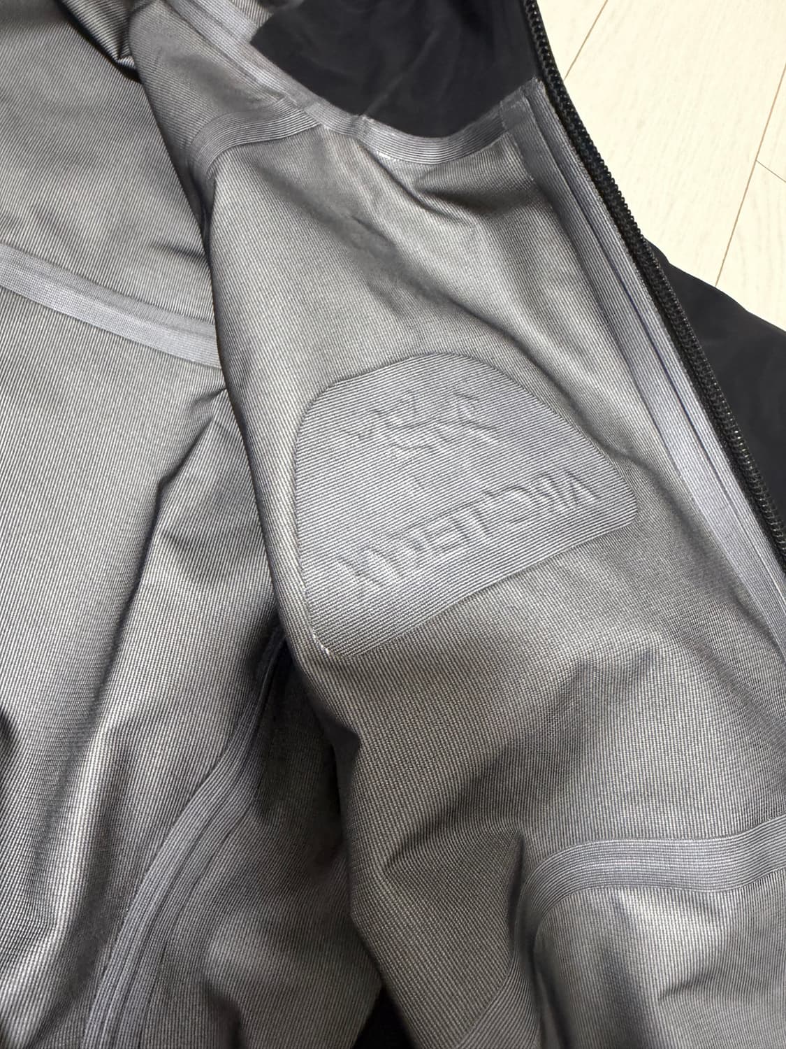 아크테릭스 베타LT MEN’S 바람막이 S사이즈 블랙 상품이미지5