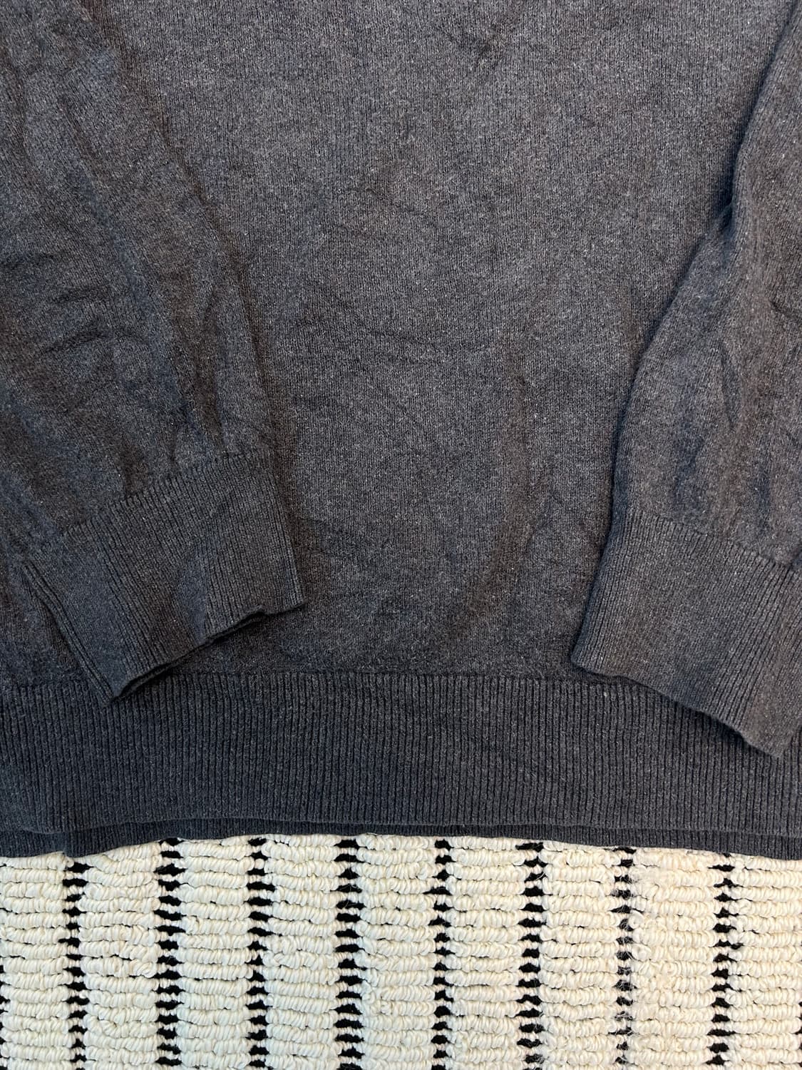 엘엘빈 (LLBean) 챠콜 브이넥 니트 (코튼+캐시미어) 상품이미지3