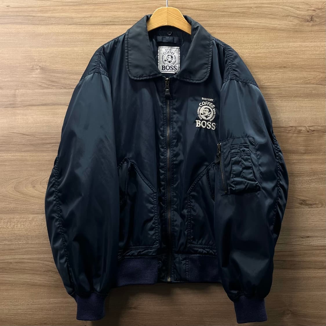 SUNTORY coffee 보스 봄버 자켓 네이비  상품이미지1