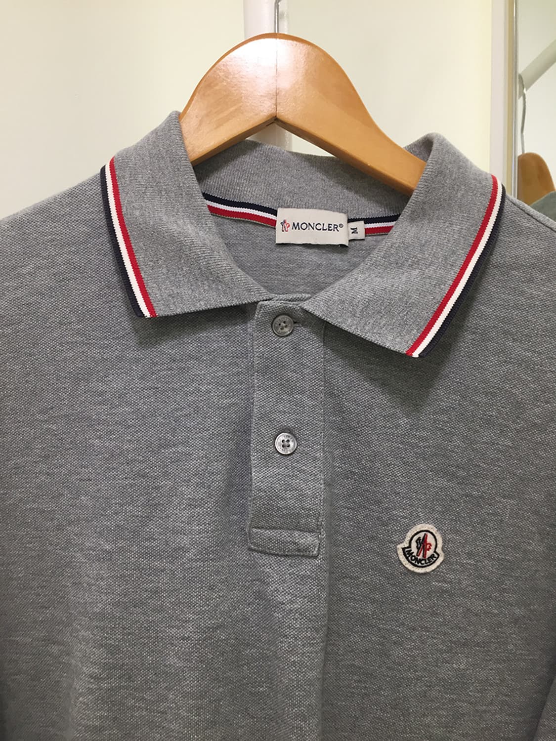 여성 몽클레어 카라 티셔츠 100 상품이미지3