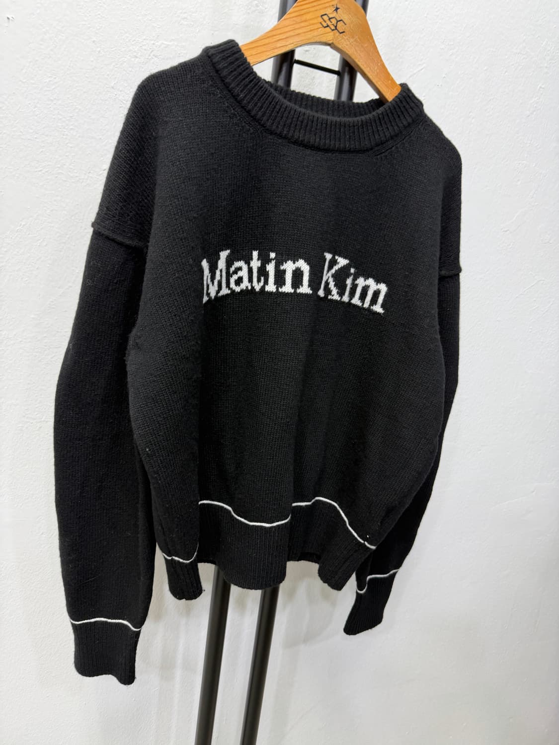 정품) 마뗑킴 25ss 블랙 오버핏 니트 스웨터 S 상품이미지2