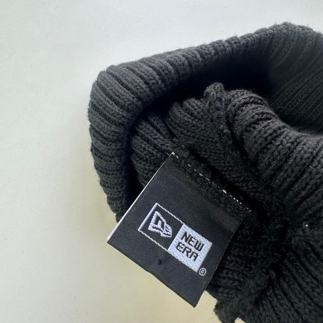 OS 뉴에라 블랙 기본로고 숏비니 남여공용 상품이미지3