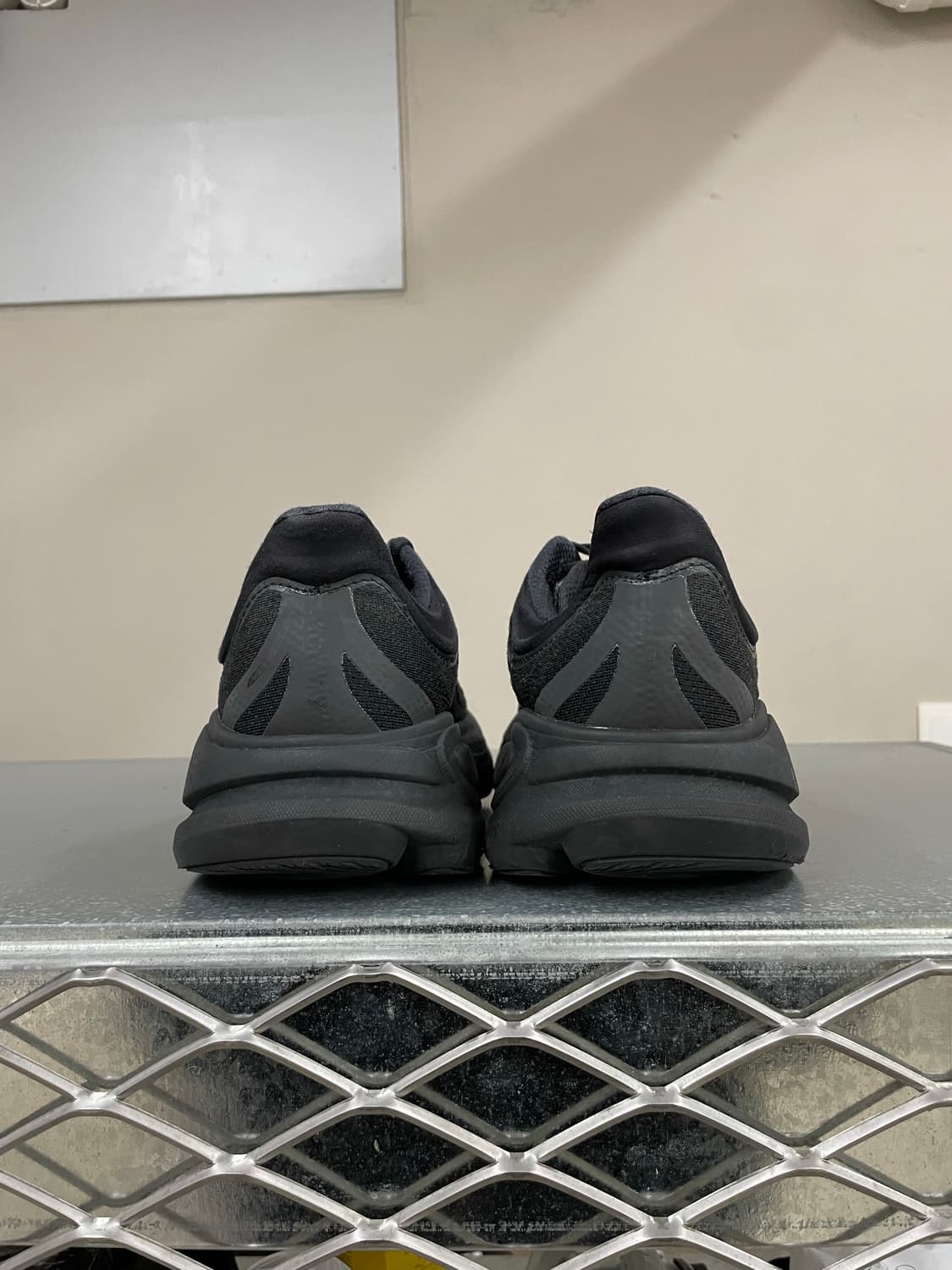 호카 본디9 와이드 블랙 265 상품이미지3