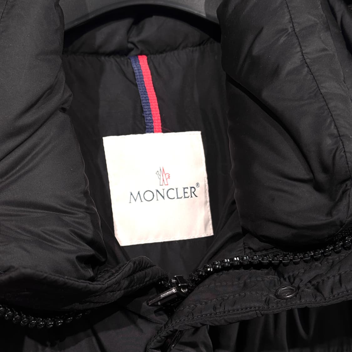 몽클레어 클루니 다운패딩 블랙 4 상품이미지9