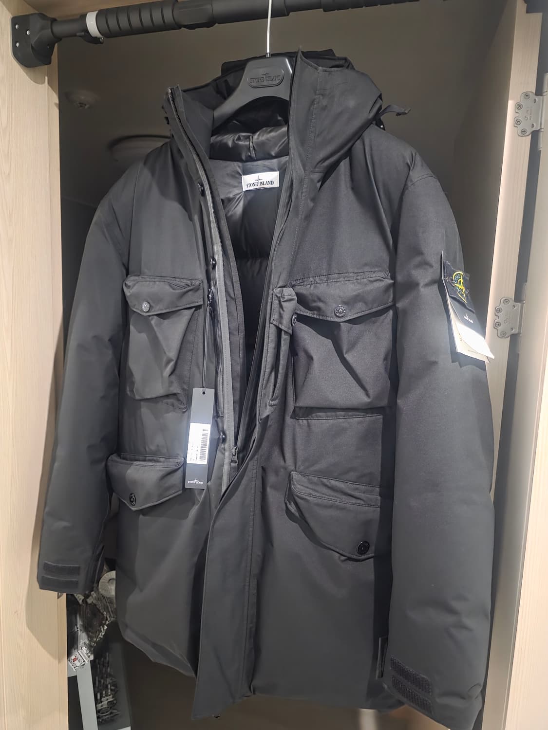 21fw 스톤아일랜드 립스탑 고어텍스패딩 상품이미지2