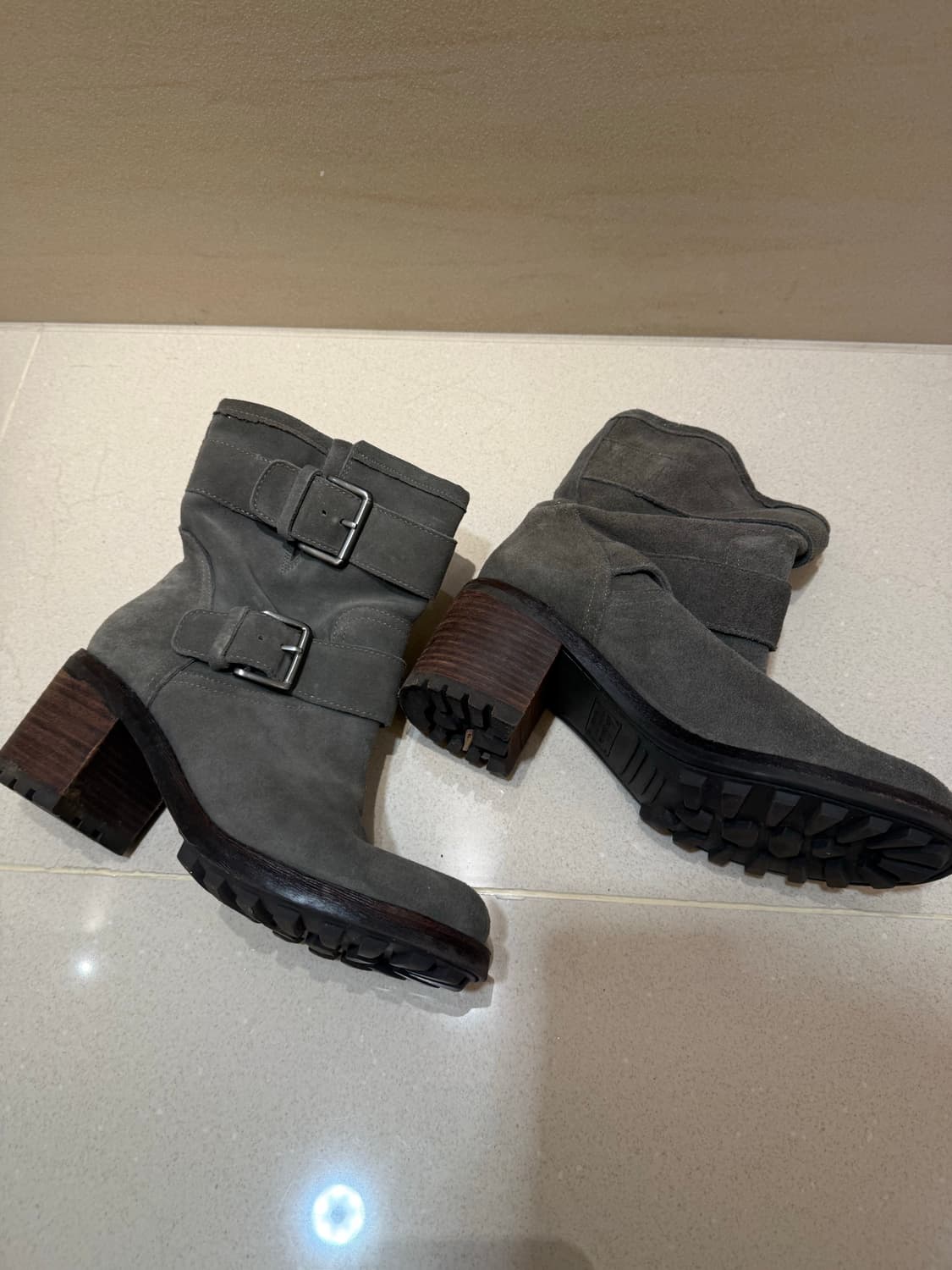 (상태최상) 샘에델만 스웨이드 앵클부츠 240 스튜어트와이츠먼 타임 마쥬 상품이미지1