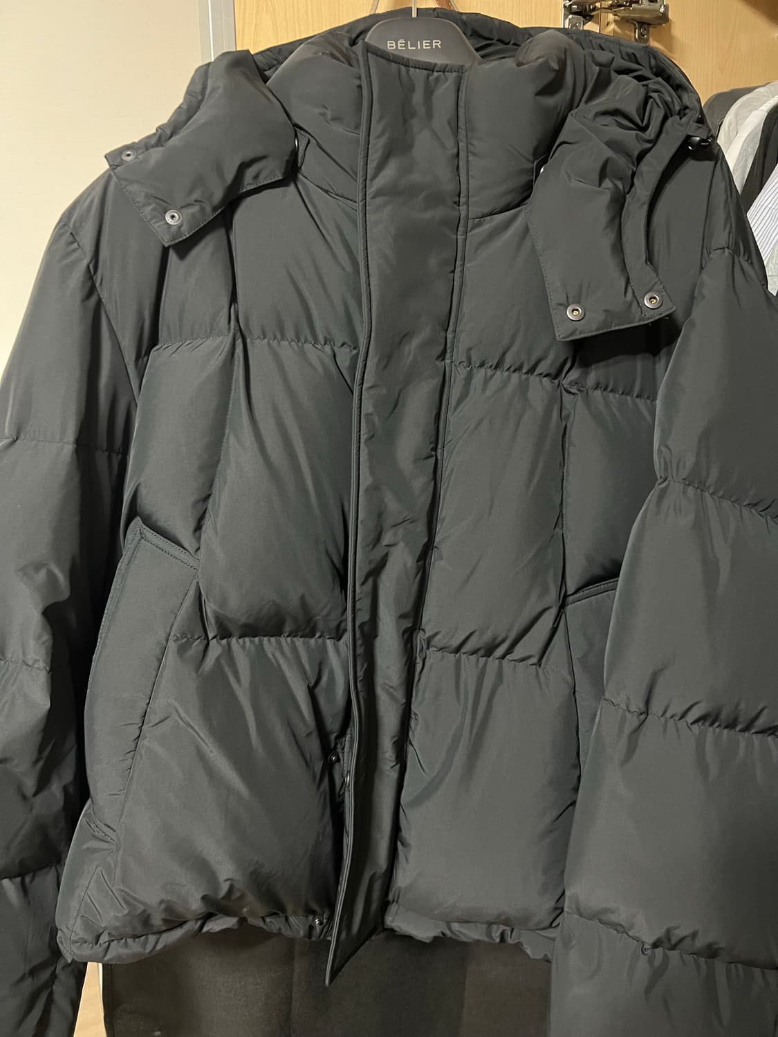 벨리에 크로스라인 구스다운 블랙 105 상품이미지3