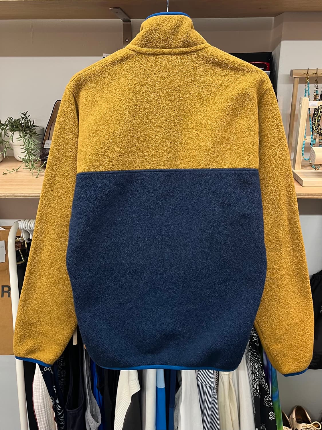 [90~95] 파타고니아 신칠라 풀오버 머스타드 네이비 상품이미지5