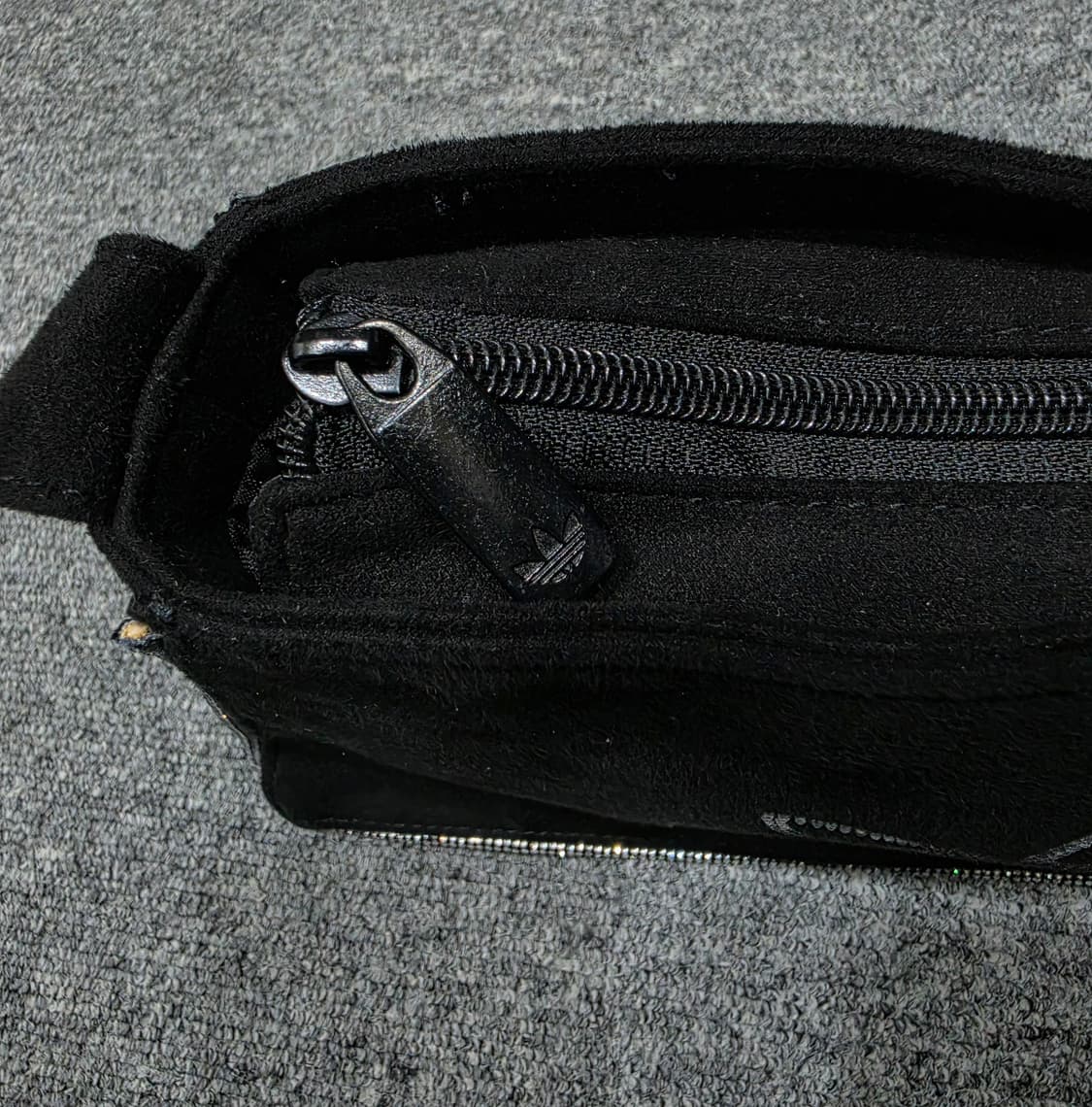 아디다스 라인스톤 스웨이드 숄더백 가방 상품이미지6