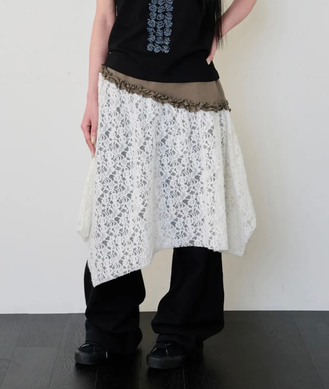 잇자바이브 RUFFLE LACE SKIRT IVORY 러플 레이스 스커트 상품이미지1