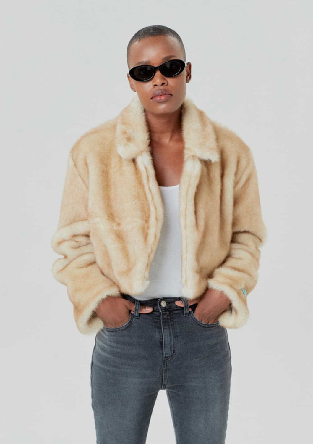 InstantFunk 인스턴트펑크 에코 퍼 크롭 자켓 베이지 상품이미지1