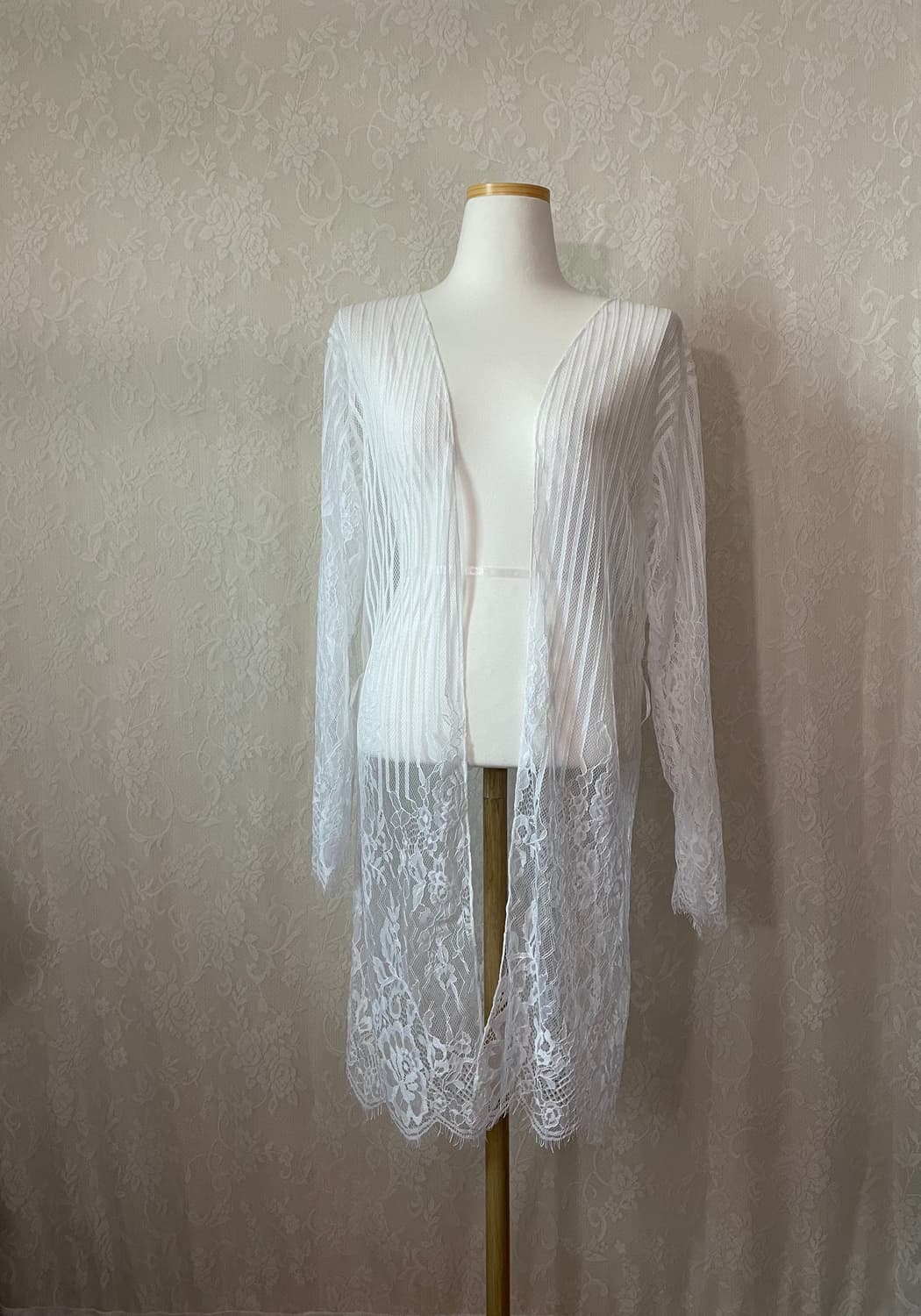     화이트 플리츠 레이스 롱 로브 가디건 상품이미지1