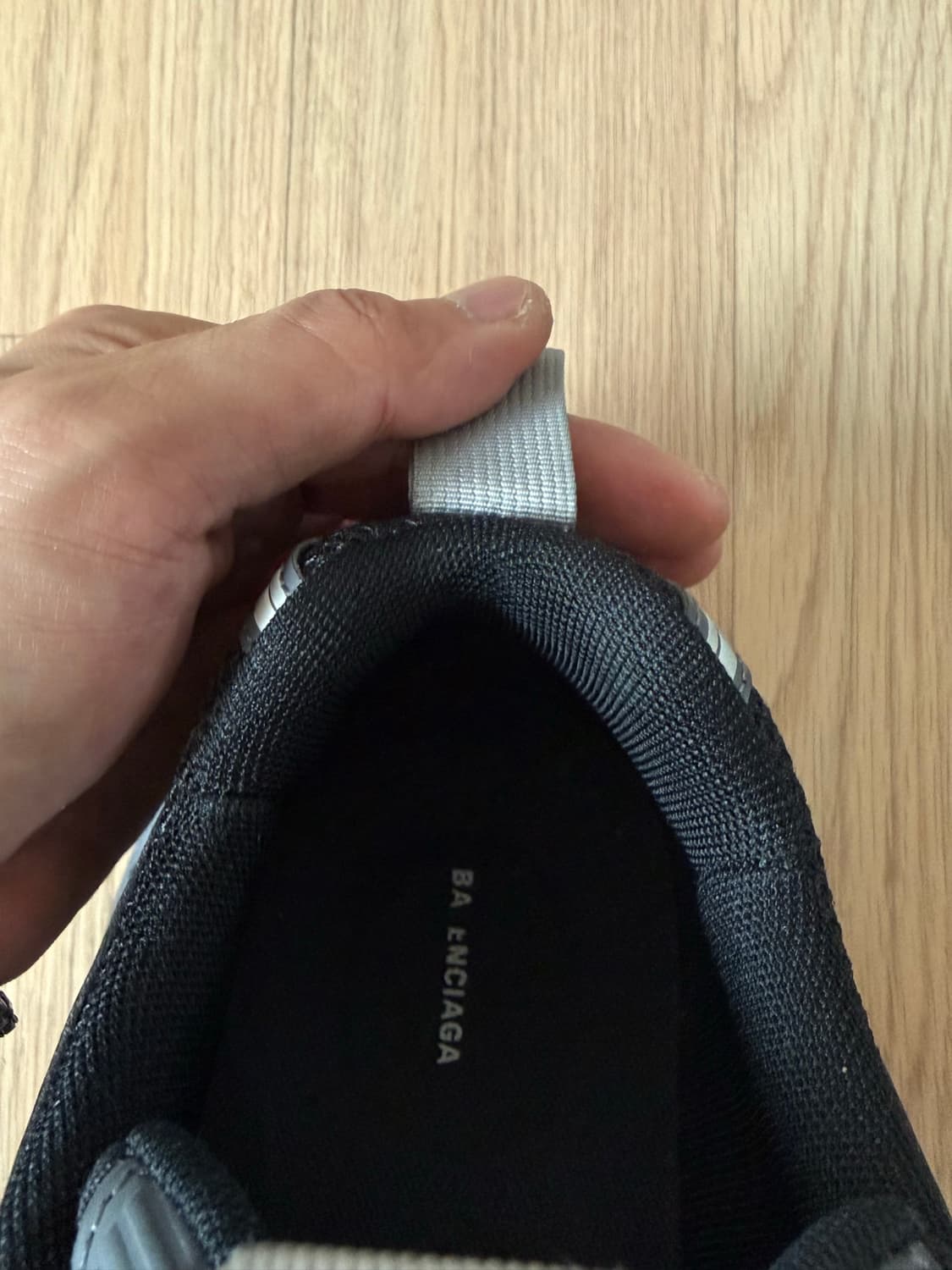 발렌시아가 6xl 블랙 그레이 43size 상품이미지6