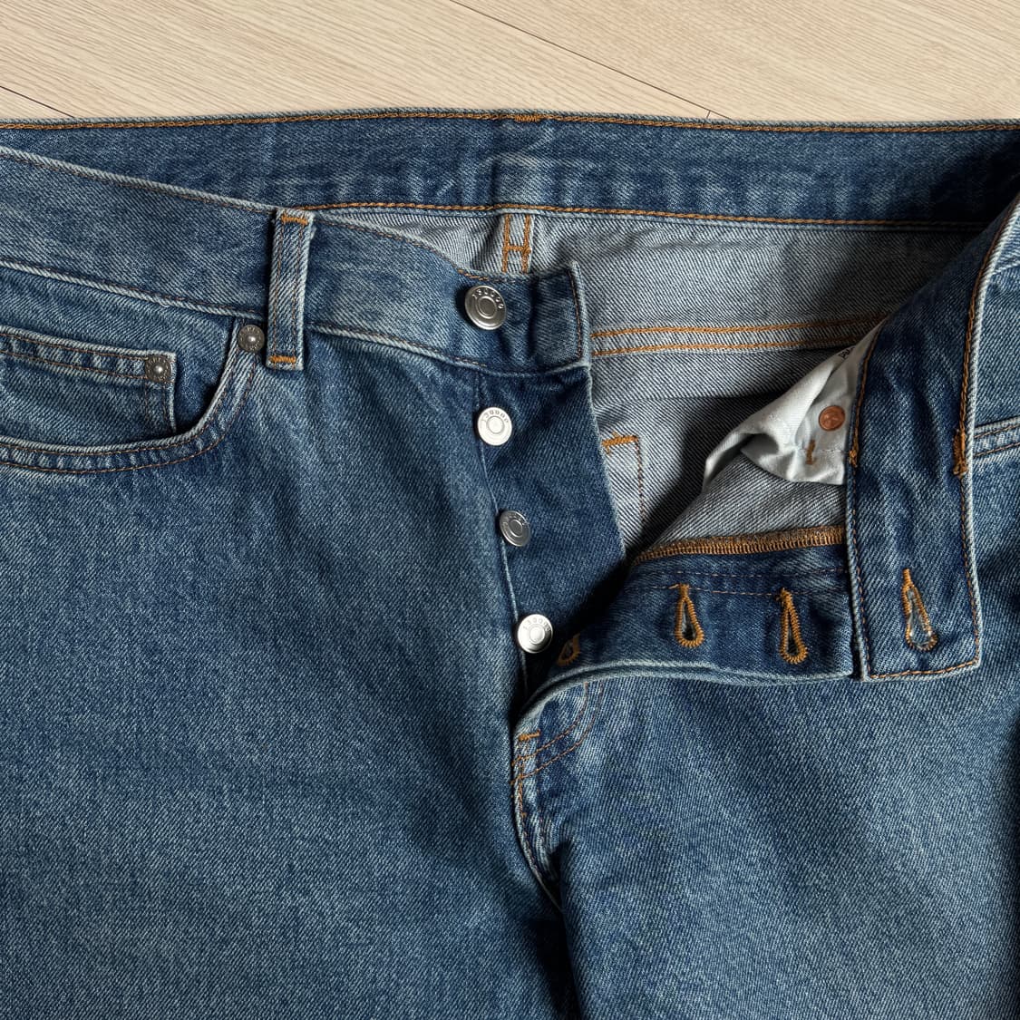 아르켓 레귤러 크롭 진 (중청) 상품이미지2