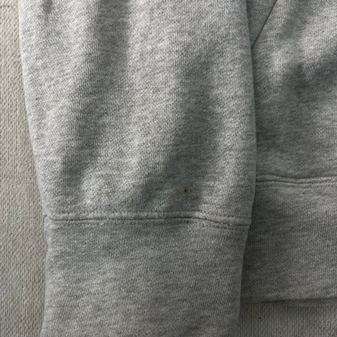 100 꼼데가르송 레드 하트와펜 그레이 후드티  상품이미지6