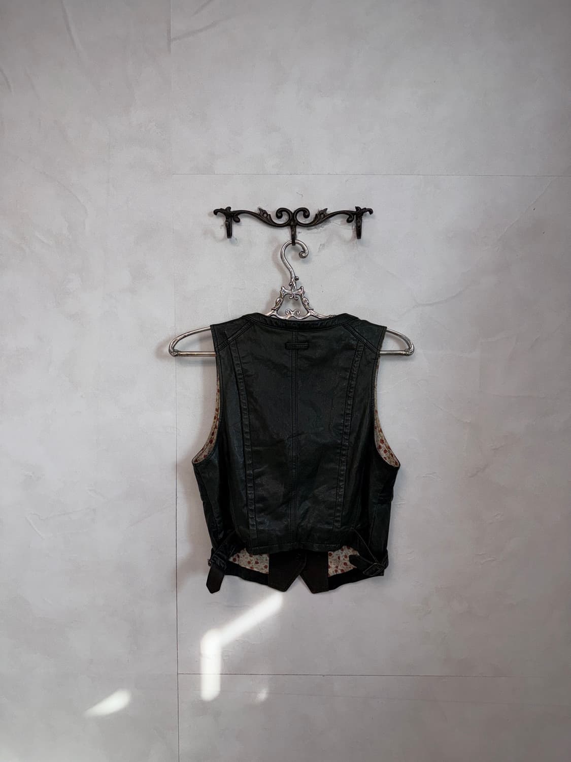 Deep green lamb skin pocket button vest  상품이미지3