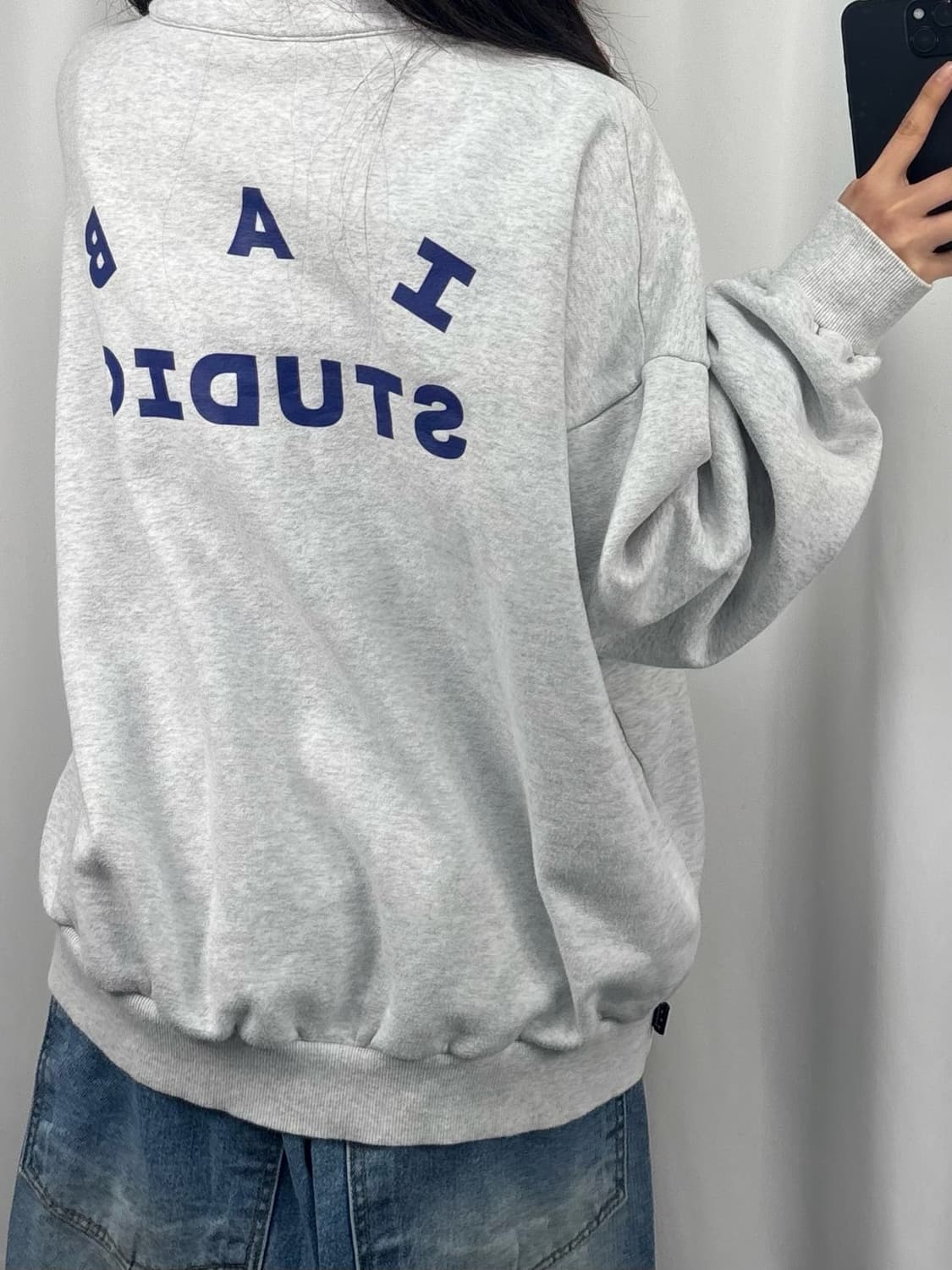 아이앱 스튜디오 하프집업 맨투맨 상품이미지4