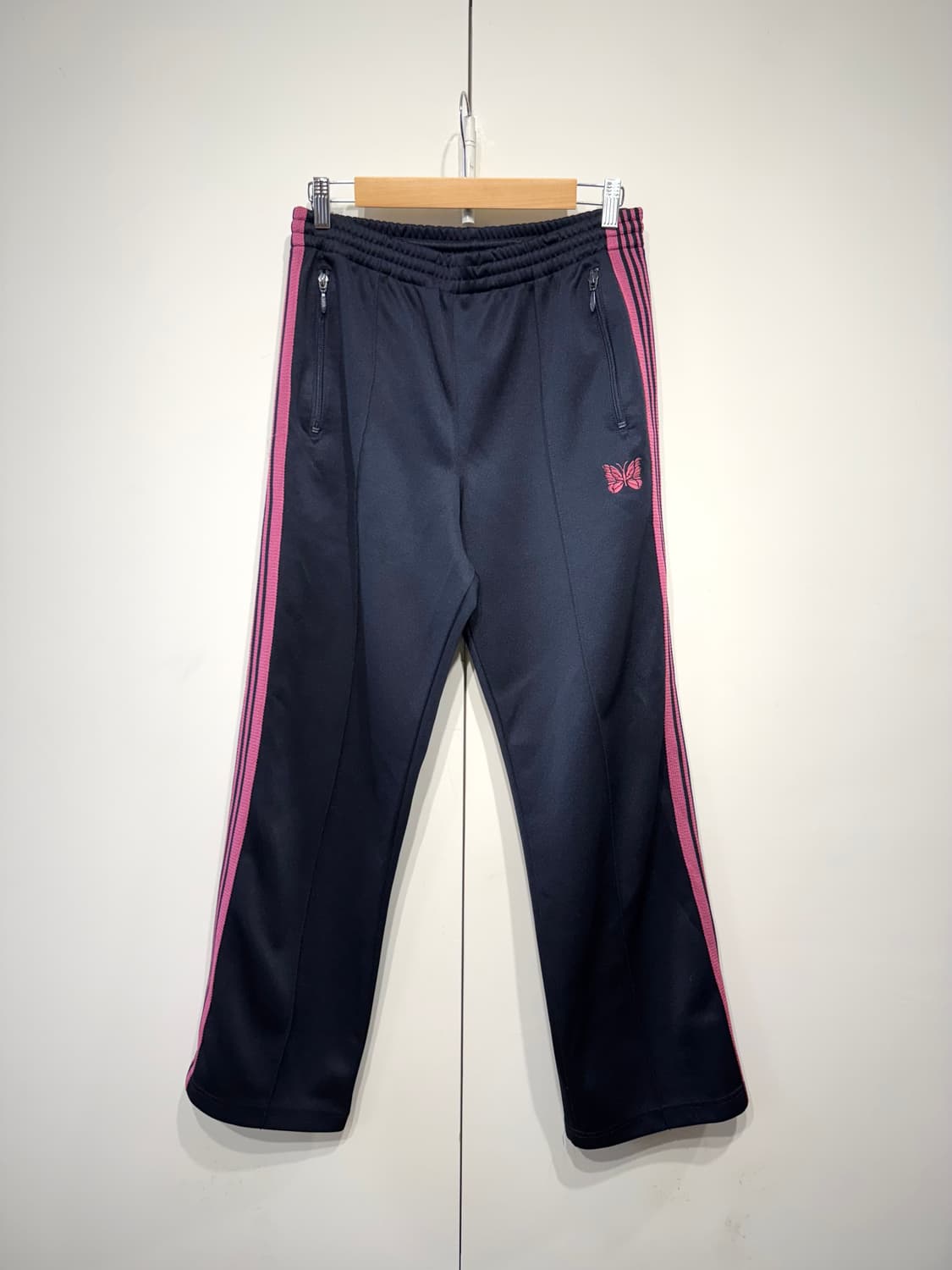 니들스 네이비/핑크 트랙팬츠 상품이미지2