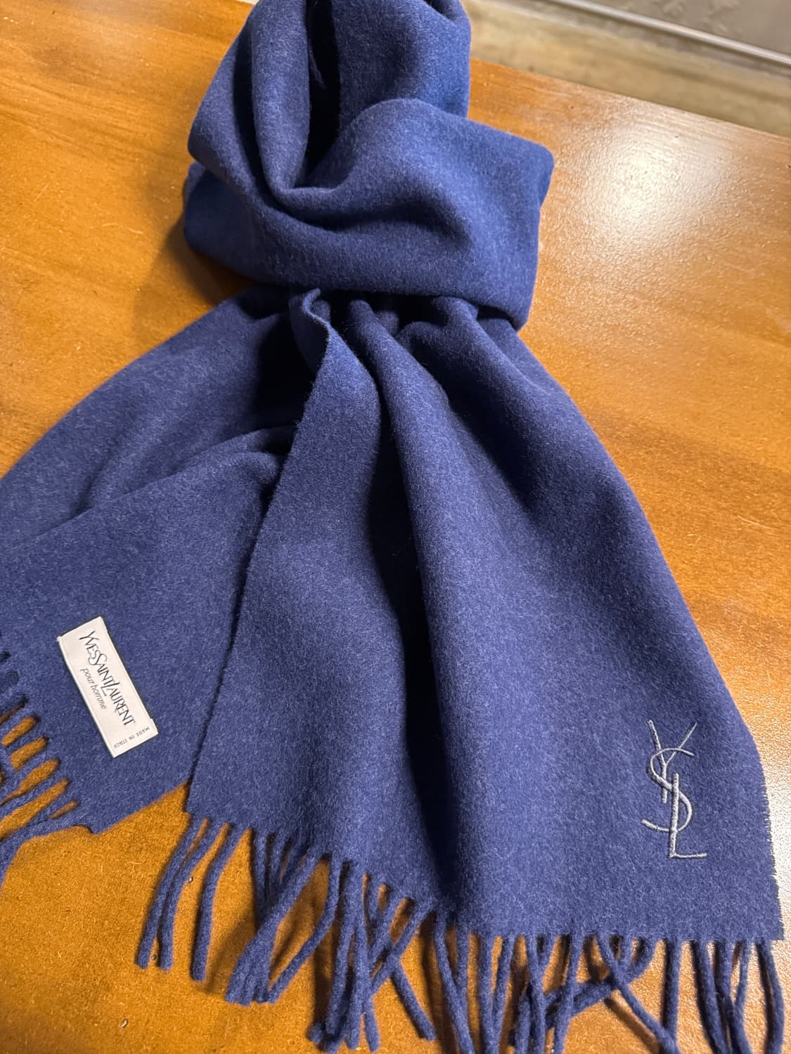 입생로랑 포옴므 퓨어 울 머플러 네이비 상품이미지1