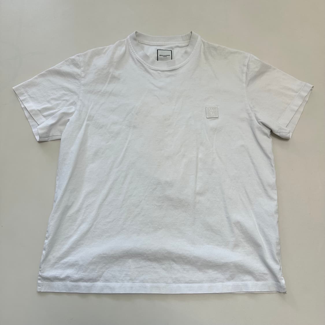 우영미 파리스 깃털 화이트 티셔츠 23ss 상품이미지1