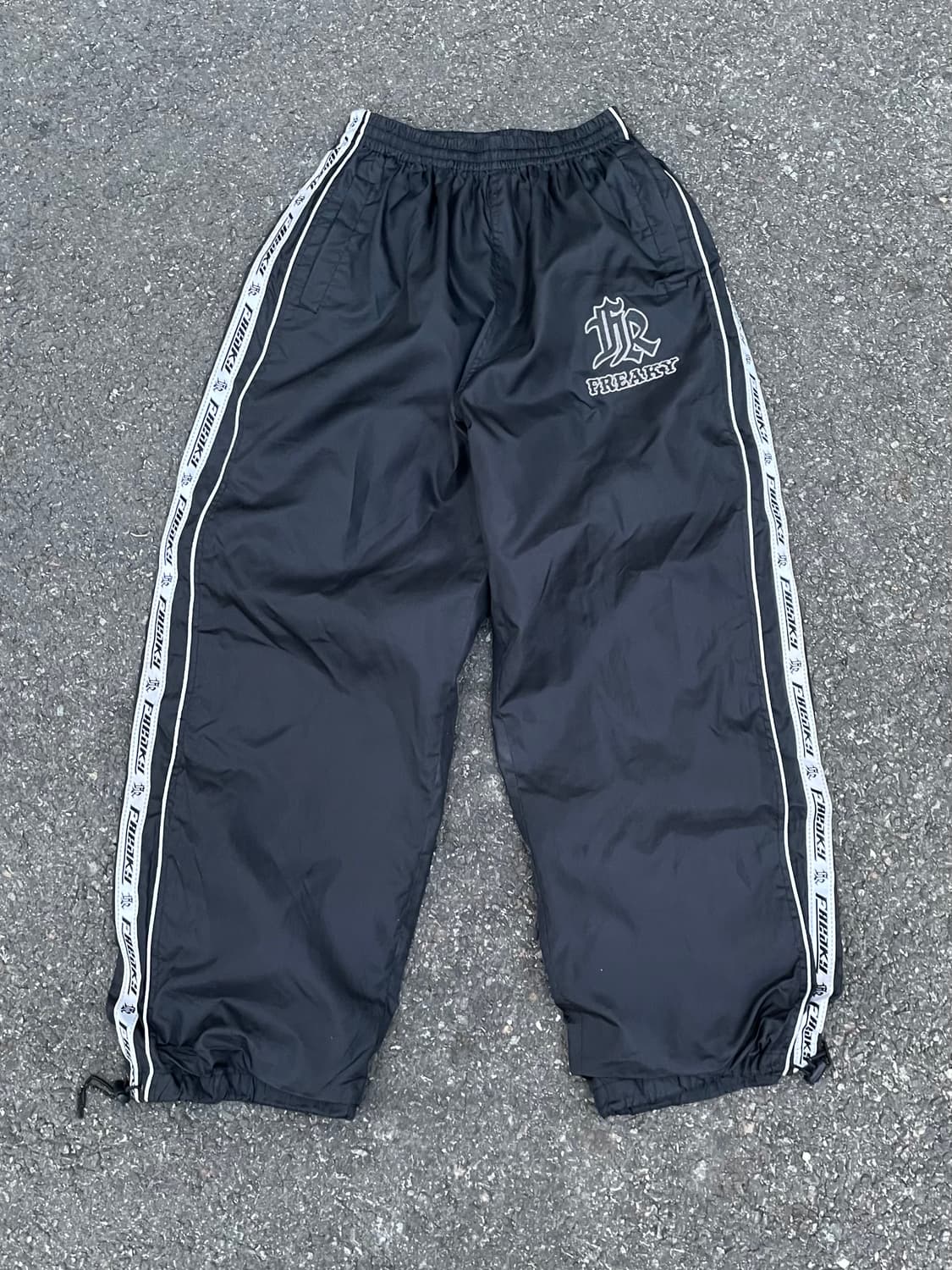 90‘s FREAKY MASSIVE 사이드 테이핑 와이드 트랙팬츠 상품이미지4