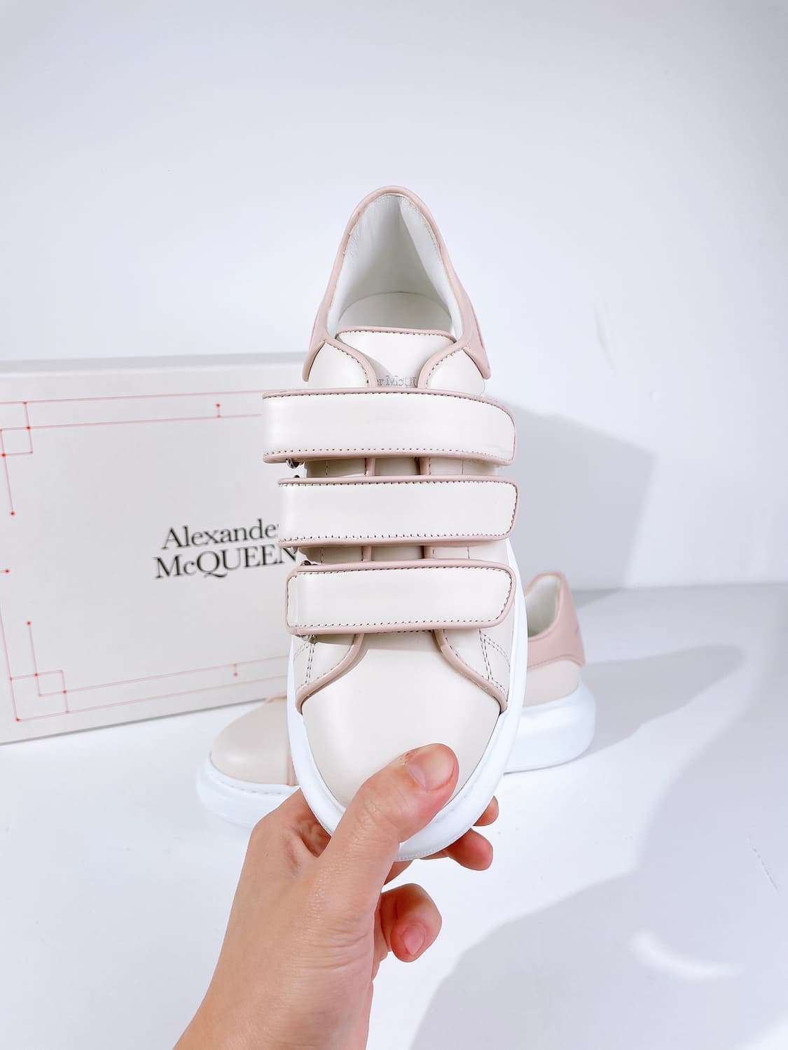 (정품/새상품) 알렉산더 맥퀸 여성 벨크로 로우탑 스니커즈 상품이미지5