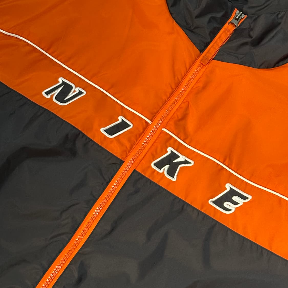 나이키 올드스쿨 바람막이 점퍼 상품이미지2