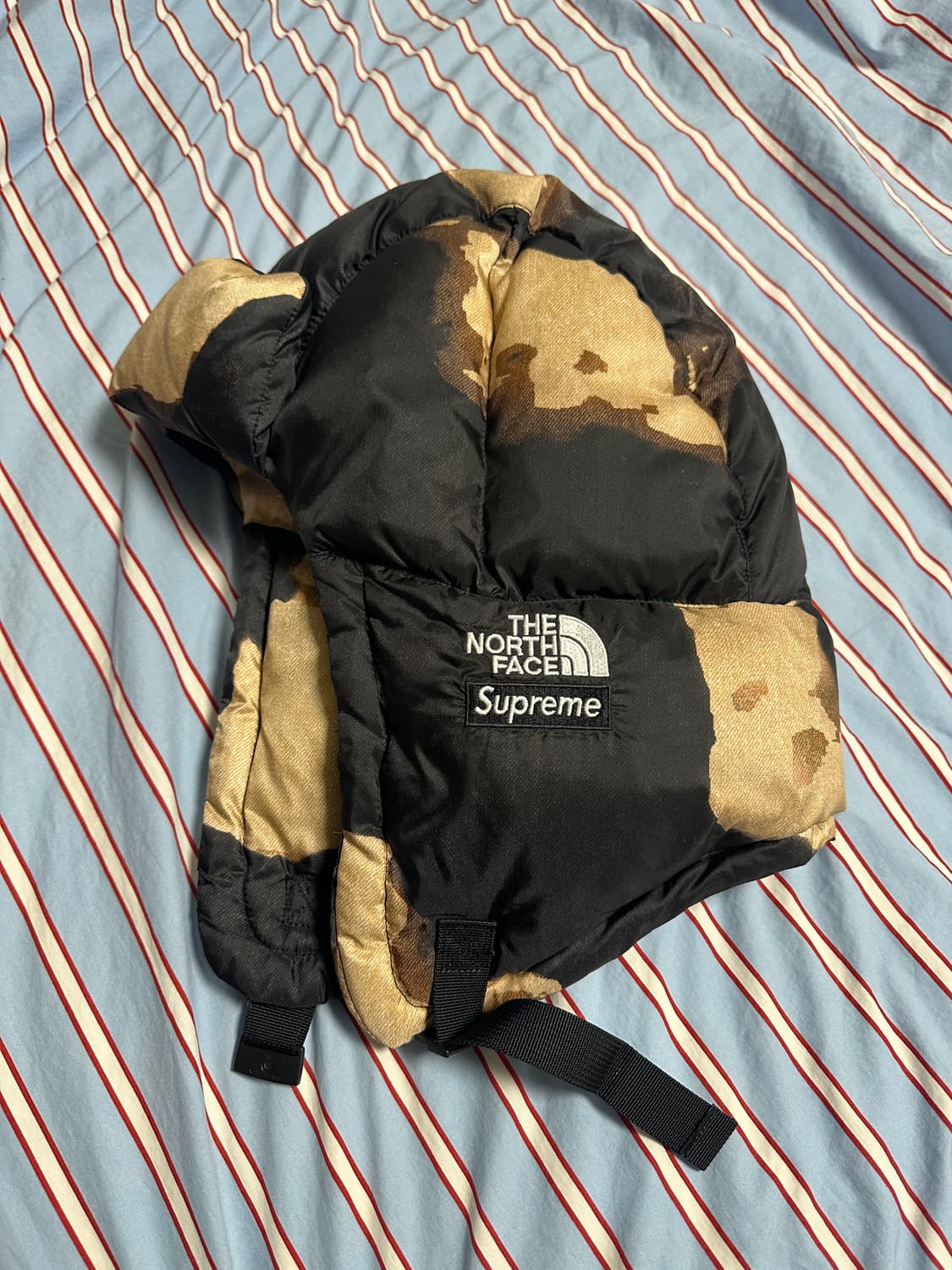 슈프림 노스페이스 블리치드 트루퍼 상품이미지1