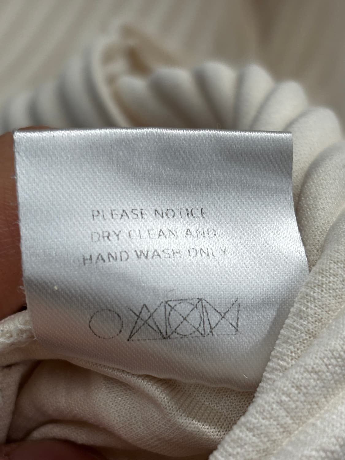 we are 위아 화이트 가디건  상품이미지5