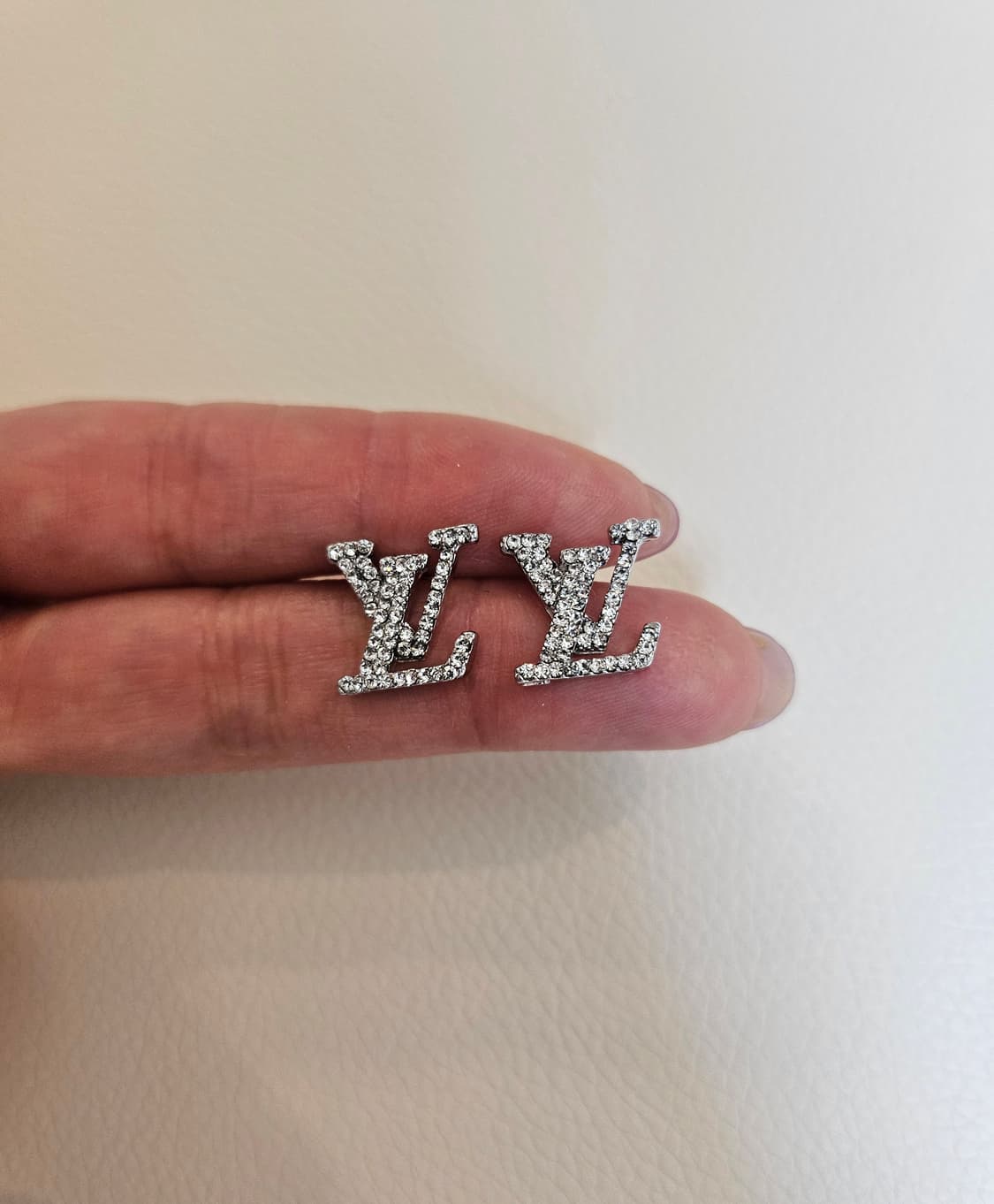 루이비통 업사이클링 아이코닉 실버 귀걸이 상품이미지6