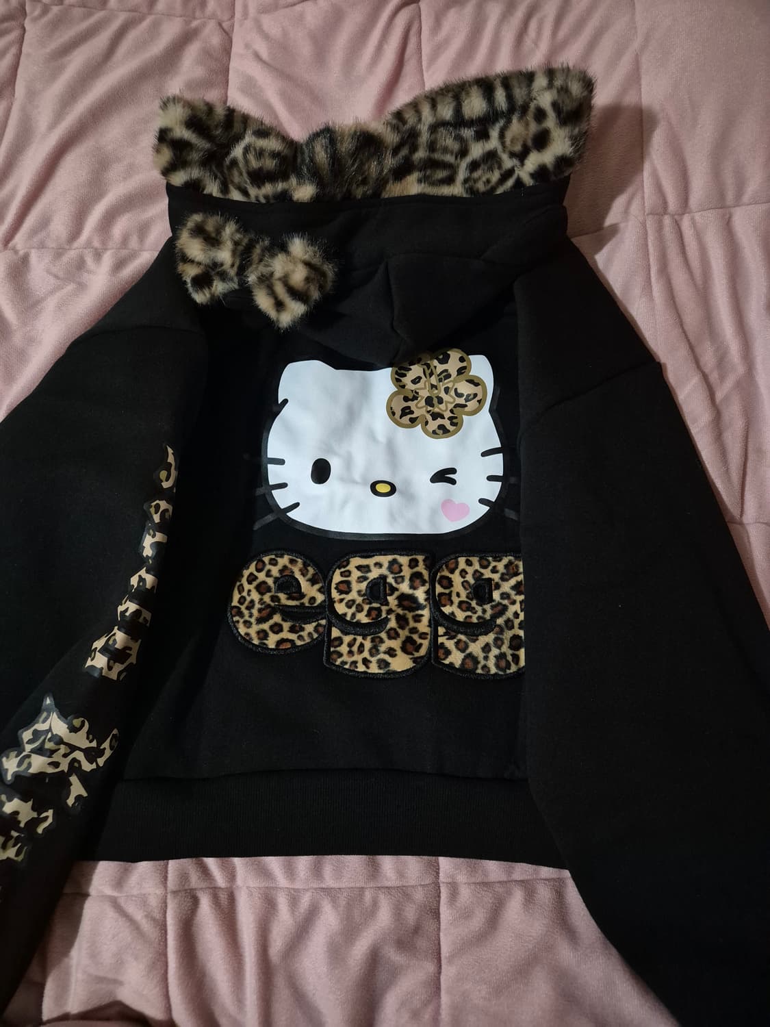 새상품) Avail 헬로키티 호피 퍼 후드집업 갸루 상품이미지4