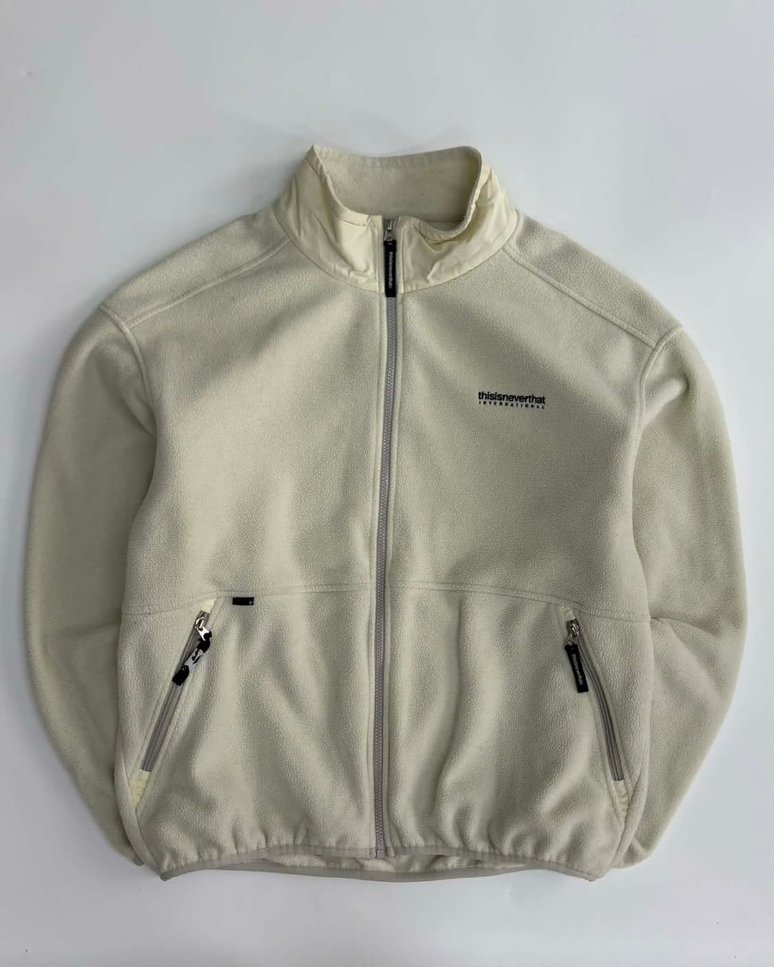 [L] 디스이즈네버뎃 화이트 플리스 자켓 상품이미지1